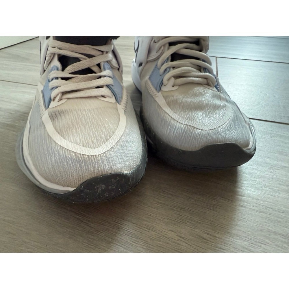 Nike Kyrie Low 5 Kids Basketball Shoes White Blue Size 4Y - Picture 10 of 10